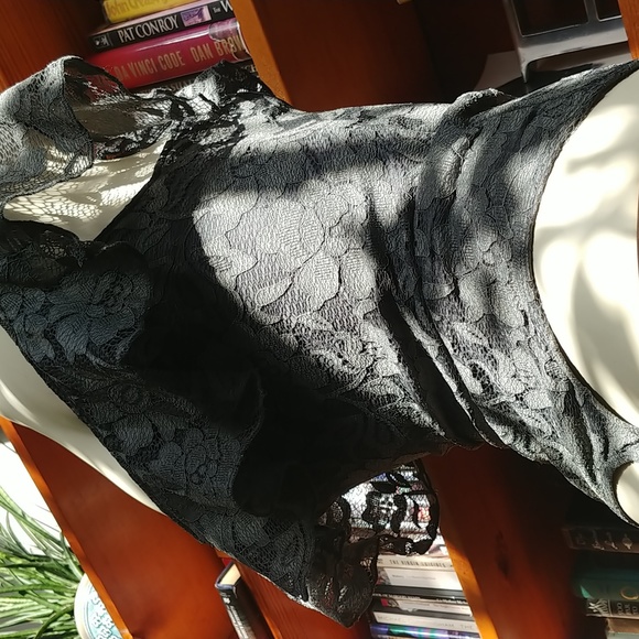 EXPRESS Multi-Way Bodysuit - Picture 9 of 14